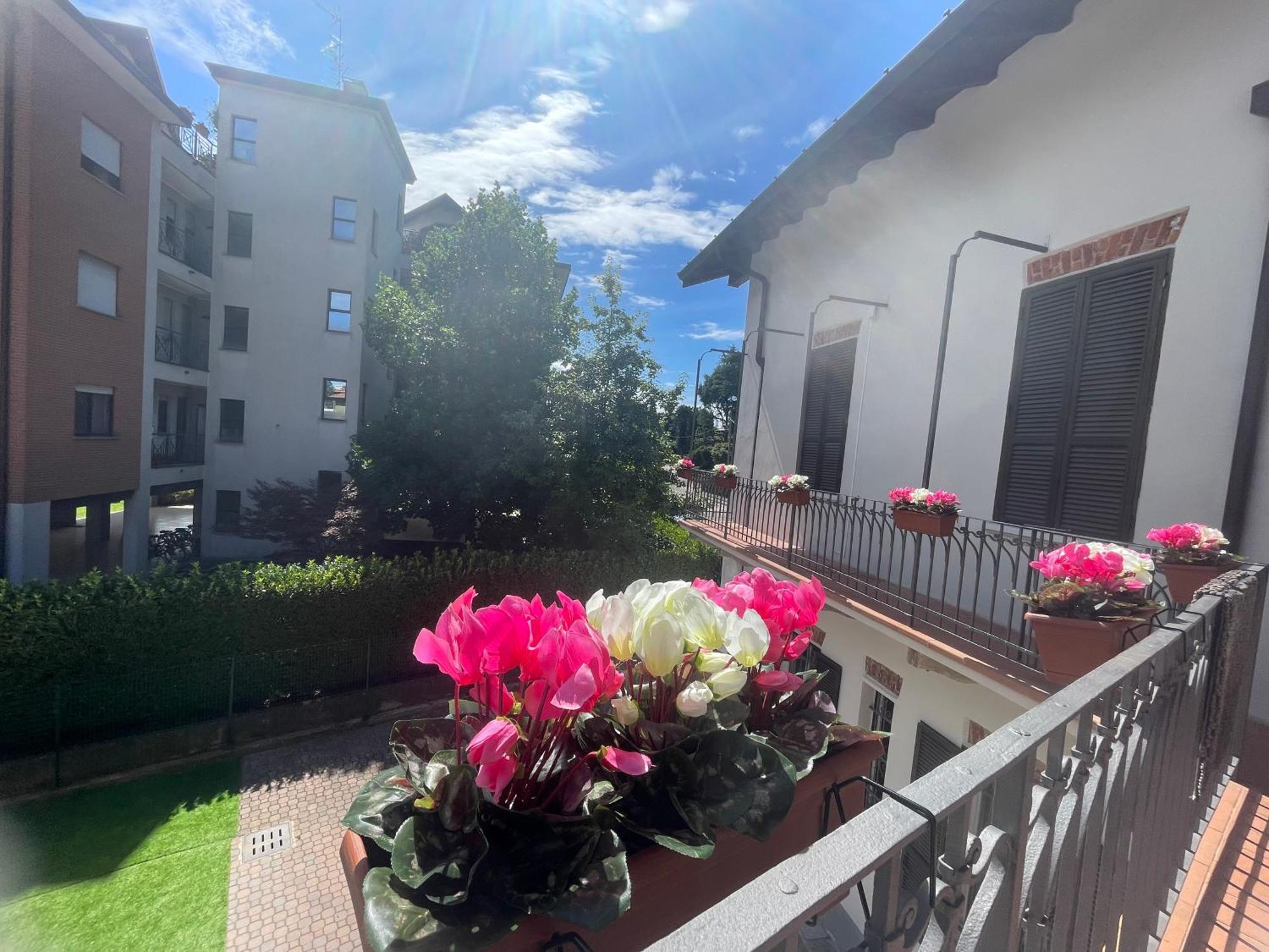 Villa Simona Malpensa กัลลาราเต ภายนอก รูปภาพ