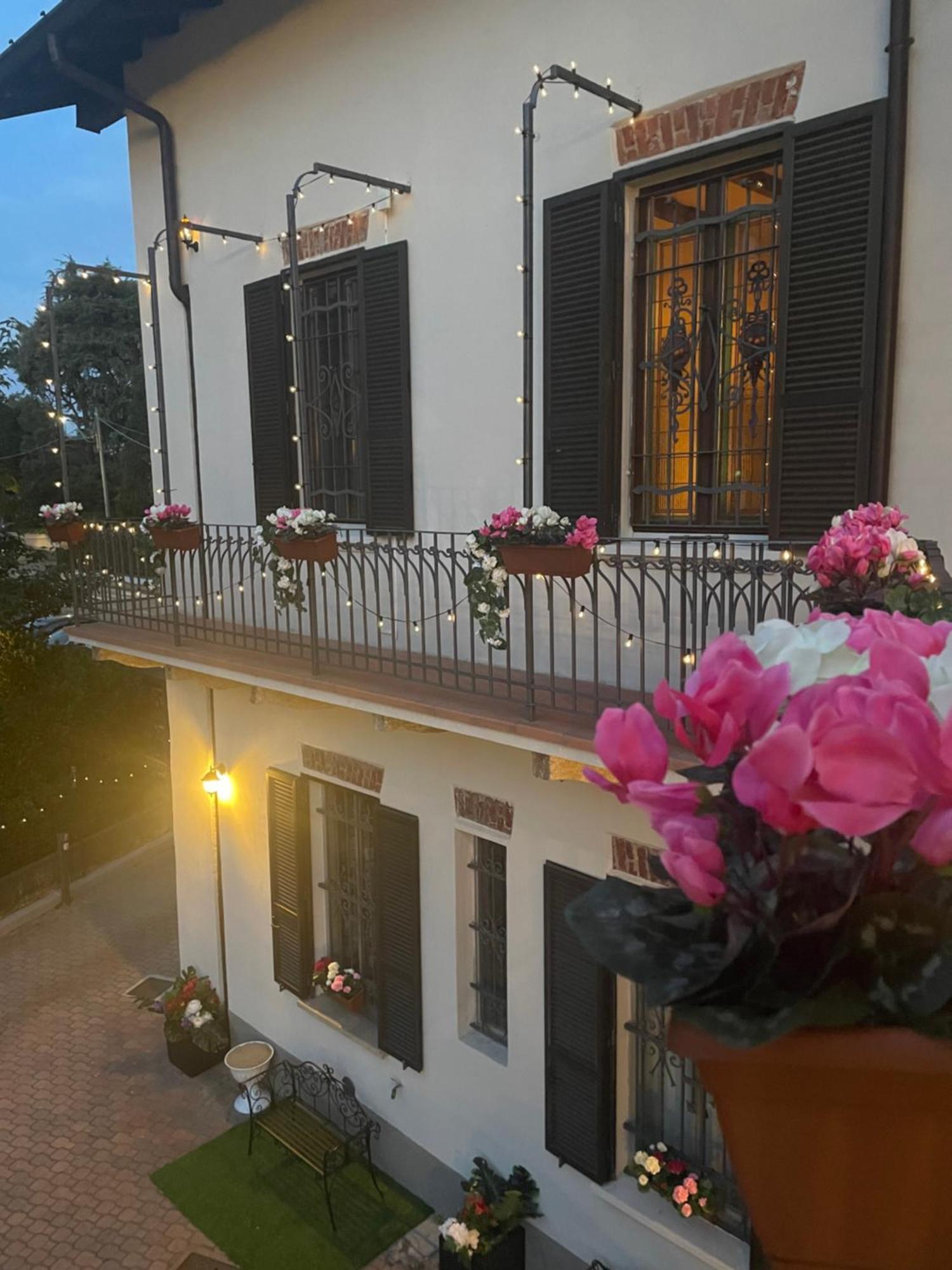 Villa Simona Malpensa กัลลาราเต ภายนอก รูปภาพ