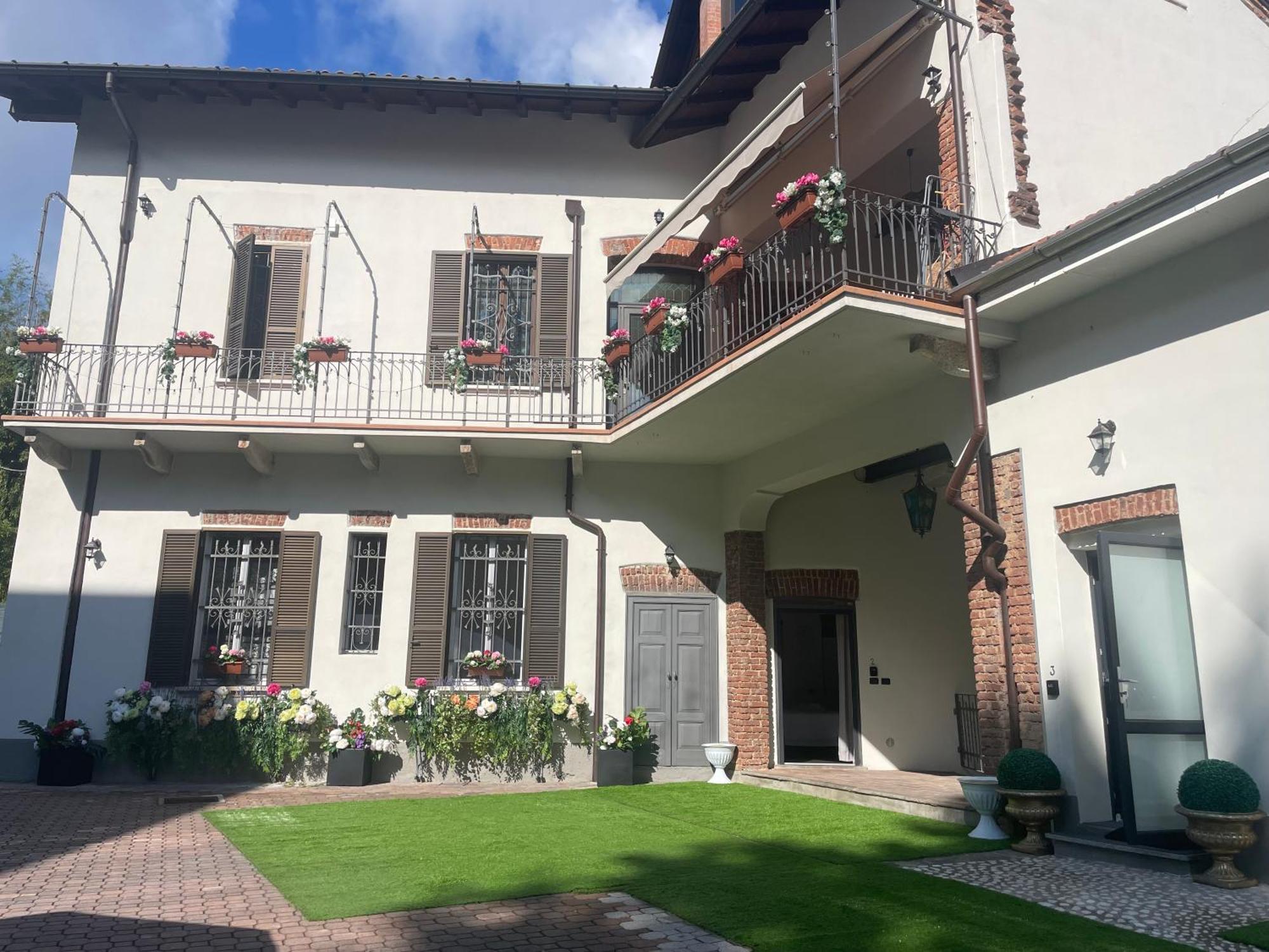Villa Simona Malpensa กัลลาราเต ภายนอก รูปภาพ