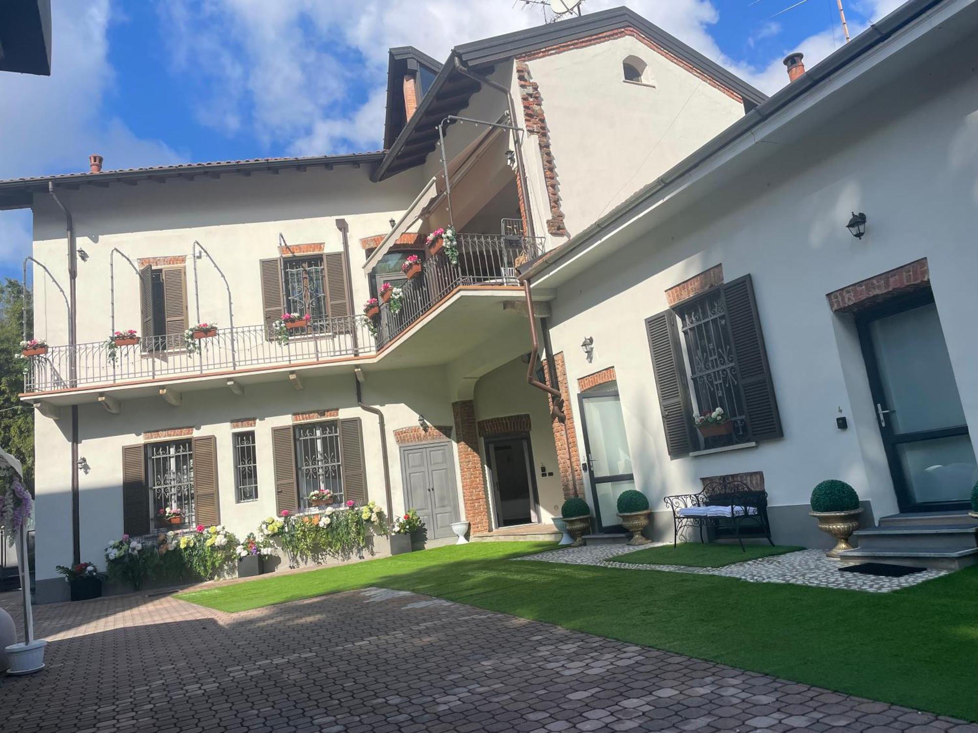 Villa Simona Malpensa กัลลาราเต ภายนอก รูปภาพ
