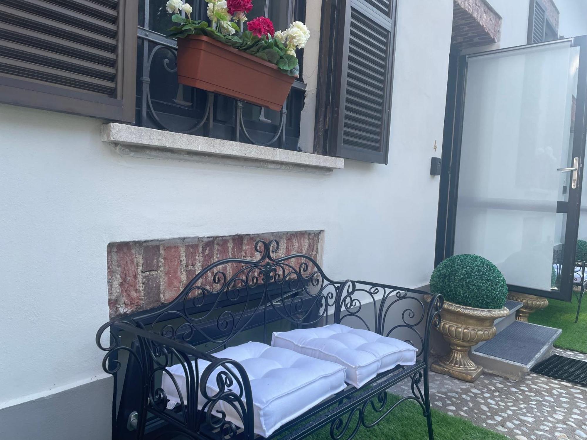 Villa Simona Malpensa กัลลาราเต ภายนอก รูปภาพ